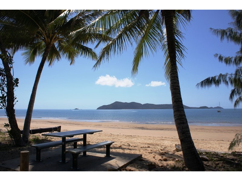 22 Seafarer Street, South Mission QLD 4852