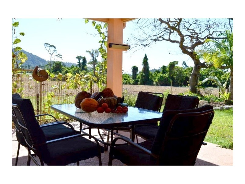 11 Butler Road, Bingil Bay QLD 4852