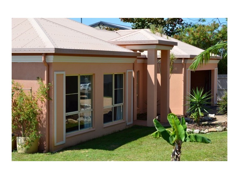 11 Butler Road, Bingil Bay QLD 4852