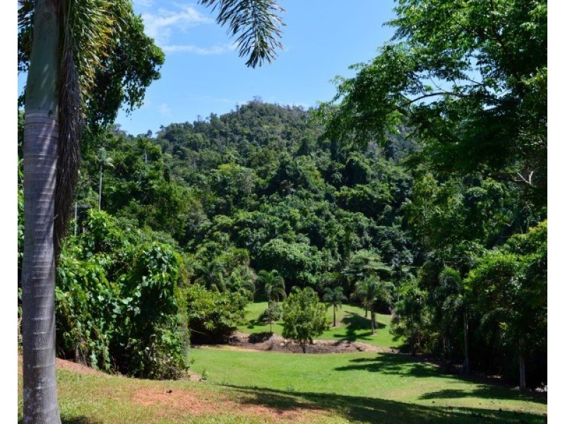 18 Unsworth Drive, Mission Beach QLD 4852