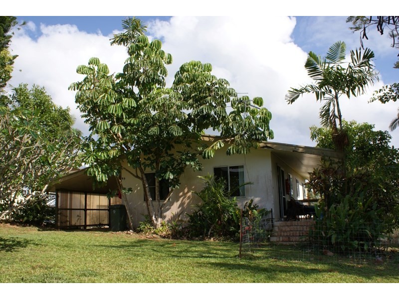 39 Cutten Street, Bingil Bay QLD 4852