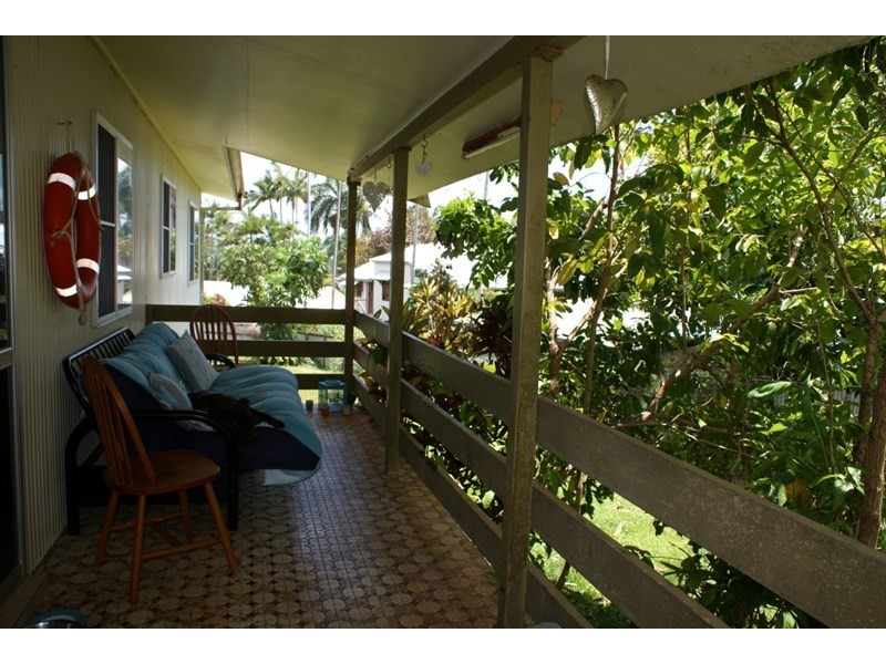 39 Cutten Street, Bingil Bay QLD 4852