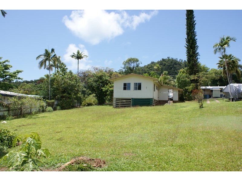 39 Cutten Street, Bingil Bay QLD 4852