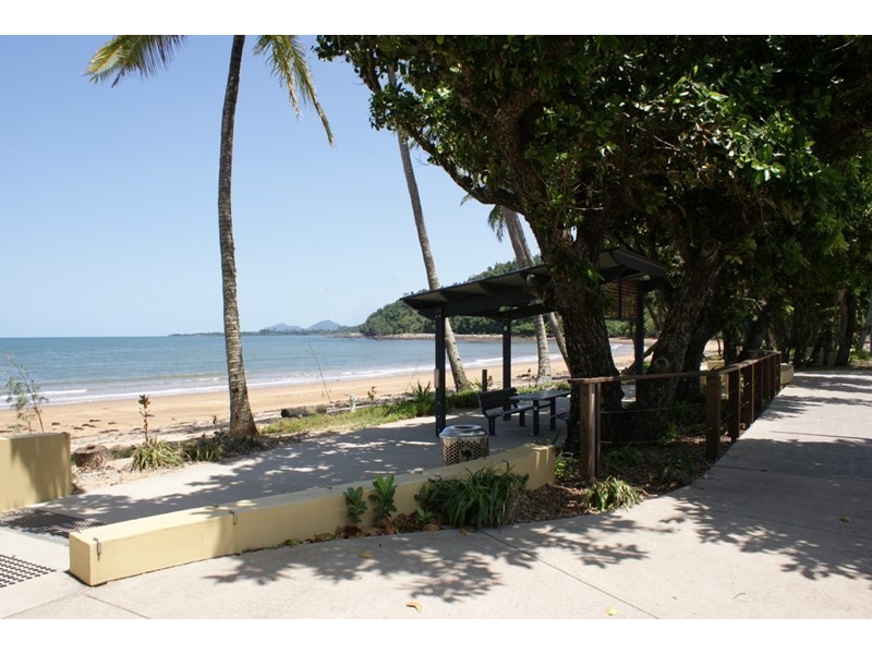 39 Cutten Street, Bingil Bay QLD 4852