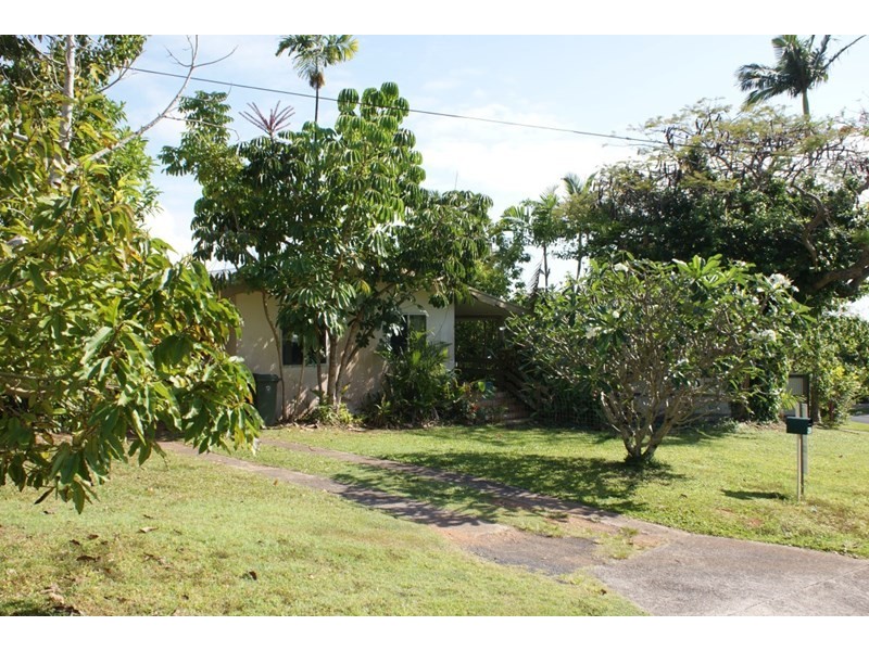 39 Cutten Street, Bingil Bay QLD 4852