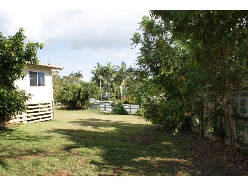 39 Cutten Street, Bingil Bay QLD 4852
