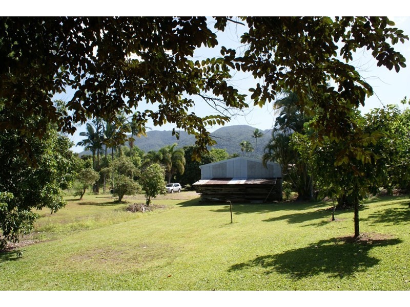 202 Bulgun Road, Bulgun QLD 4854