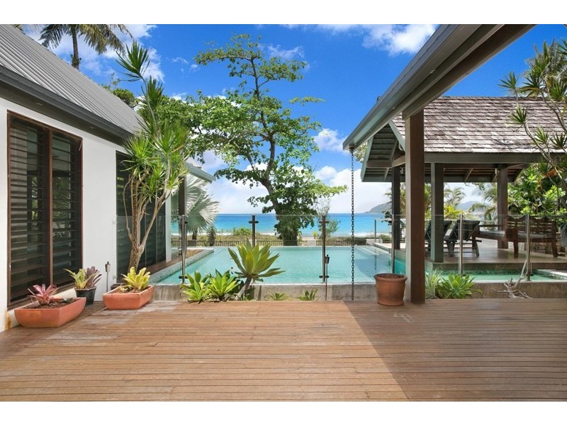 32 Reid Road, Wongaling Beach QLD 4852