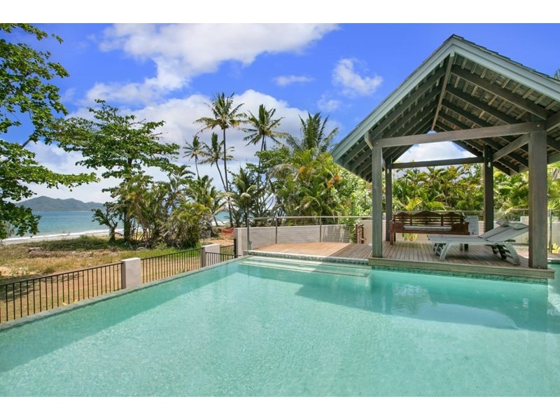 32 Reid Road, Wongaling Beach QLD 4852