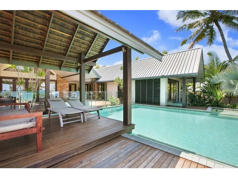 32 Reid Road, Wongaling Beach QLD 4852