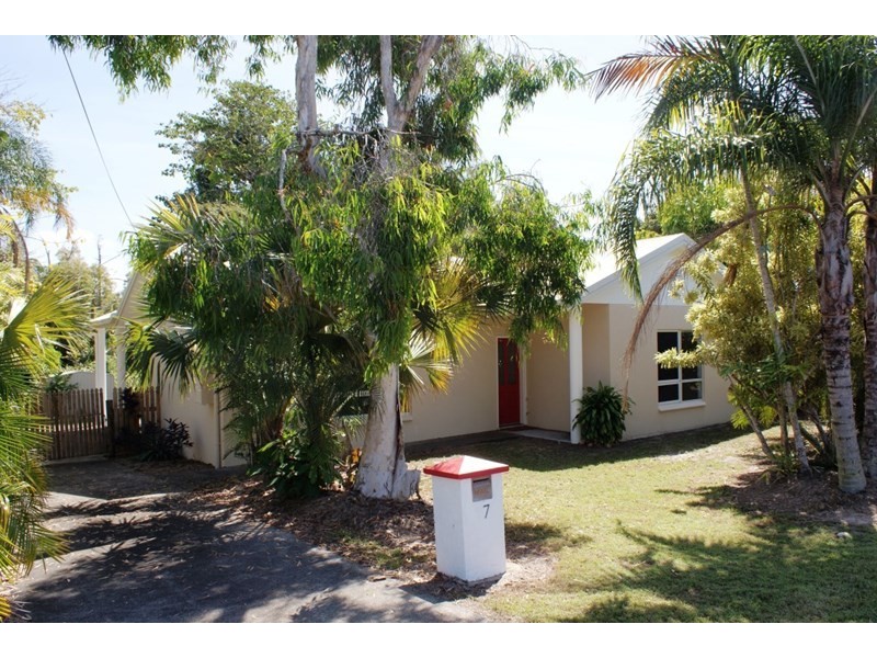 7 Holland Street, Wongaling Beach QLD 4852