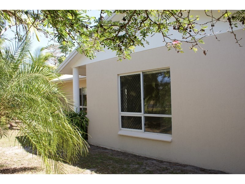 7 Holland Street, Wongaling Beach QLD 4852