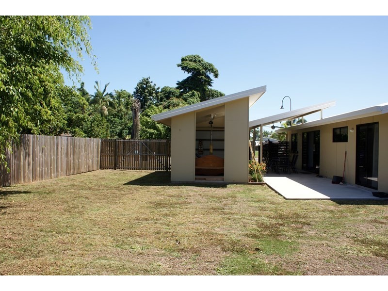 25 Casuarina Crescent, Mission Beach QLD 4852