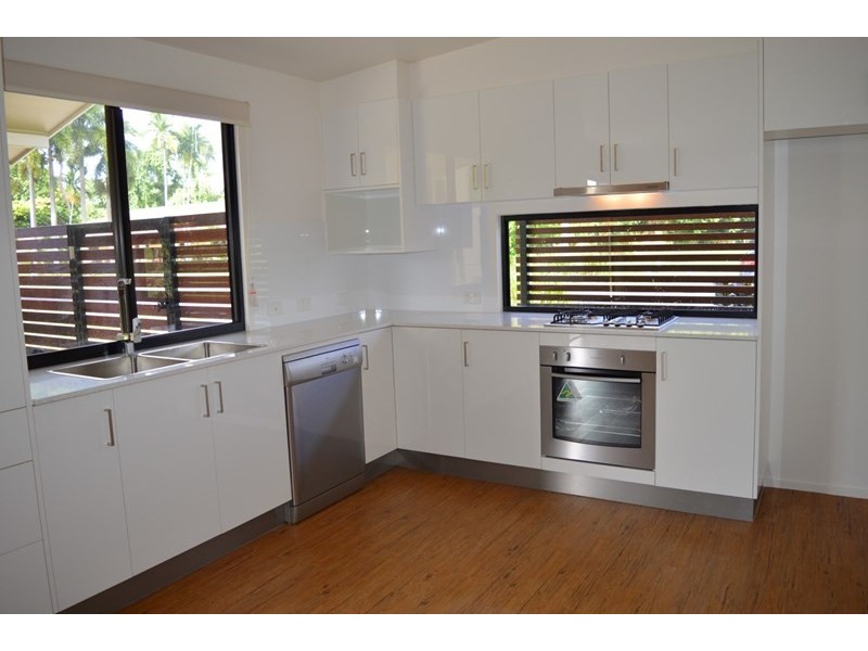 25 Casuarina Crescent, Mission Beach QLD 4852