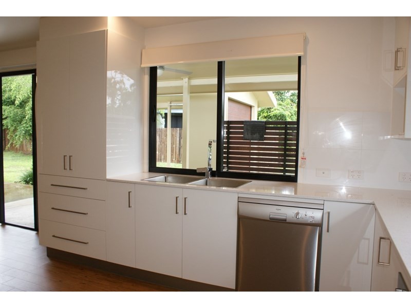 25 Casuarina Crescent, Mission Beach QLD 4852