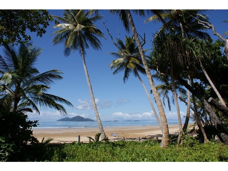 25 Casuarina Crescent, Mission Beach QLD 4852