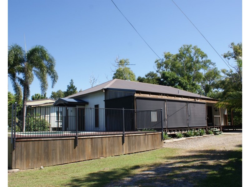 29 Luff Street, Hull Heads QLD 4854