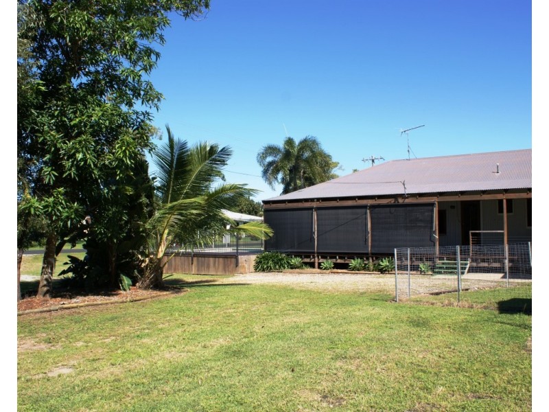 29 Luff Street, Hull Heads QLD 4854