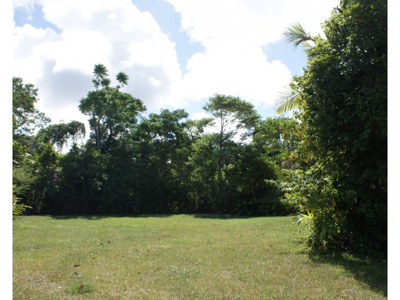 23 Pioneer Street, Bingil Bay QLD 4852