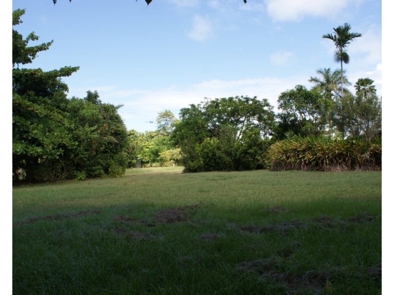 23 Pioneer Street, Bingil Bay QLD 4852