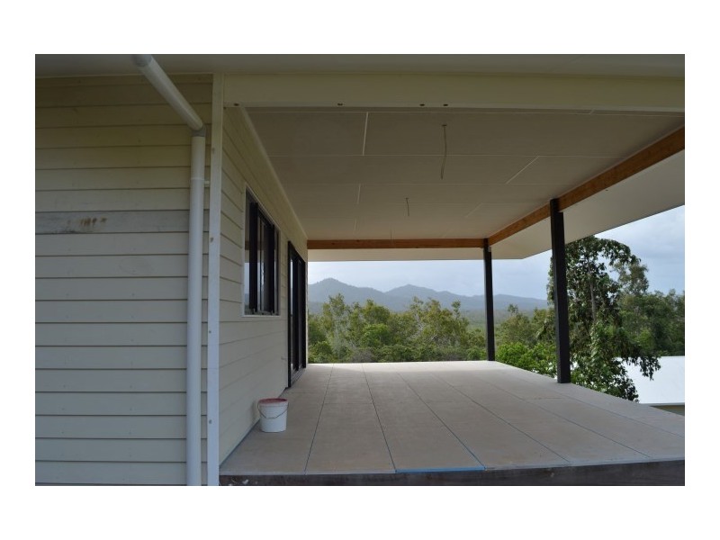 16 Riverside Tce., South Mission QLD 4852