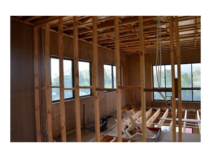 16 Riverside Tce., South Mission QLD 4852