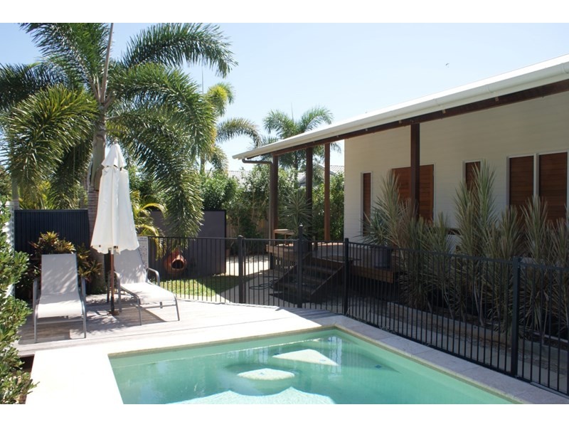 4 Southward Street, Mission Beach QLD 4852