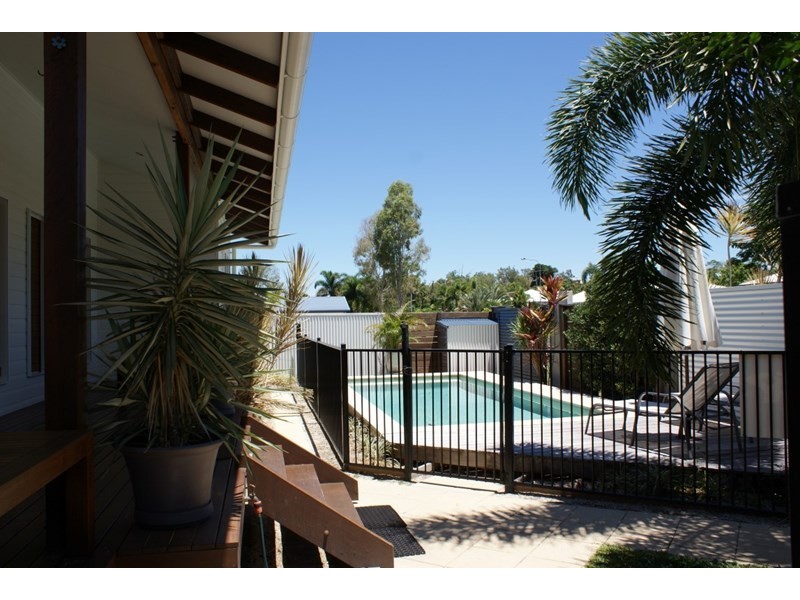 4 Southward Street, Mission Beach QLD 4852