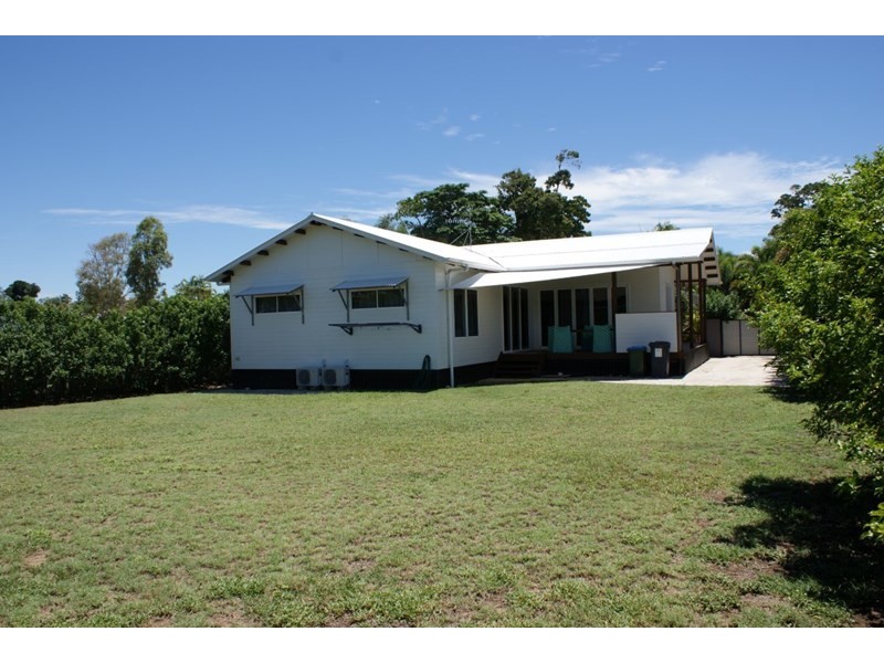 4 Southward Street, Mission Beach QLD 4852