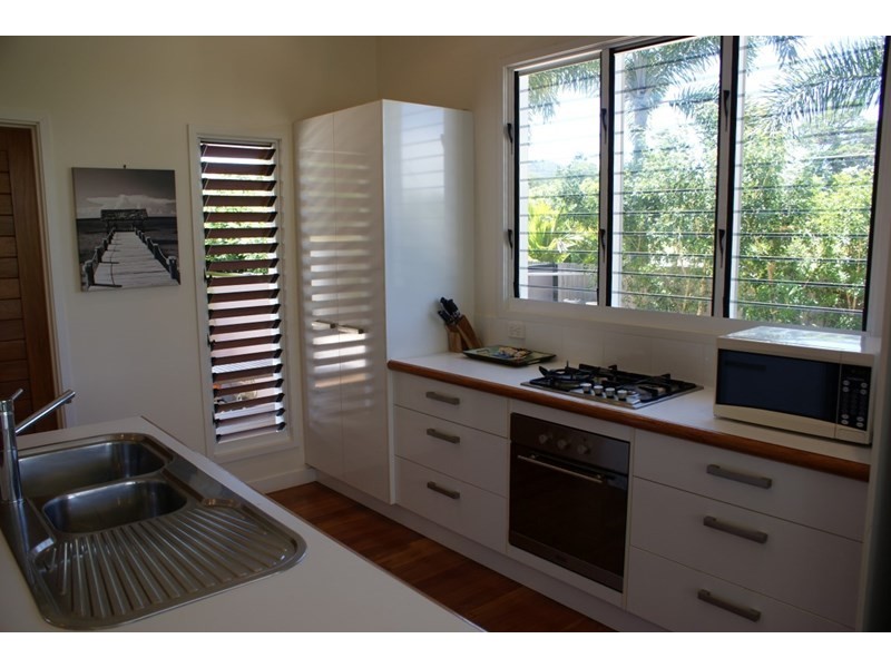 4 Southward Street, Mission Beach QLD 4852