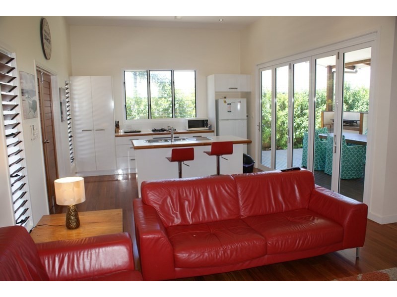 4 Southward Street, Mission Beach QLD 4852