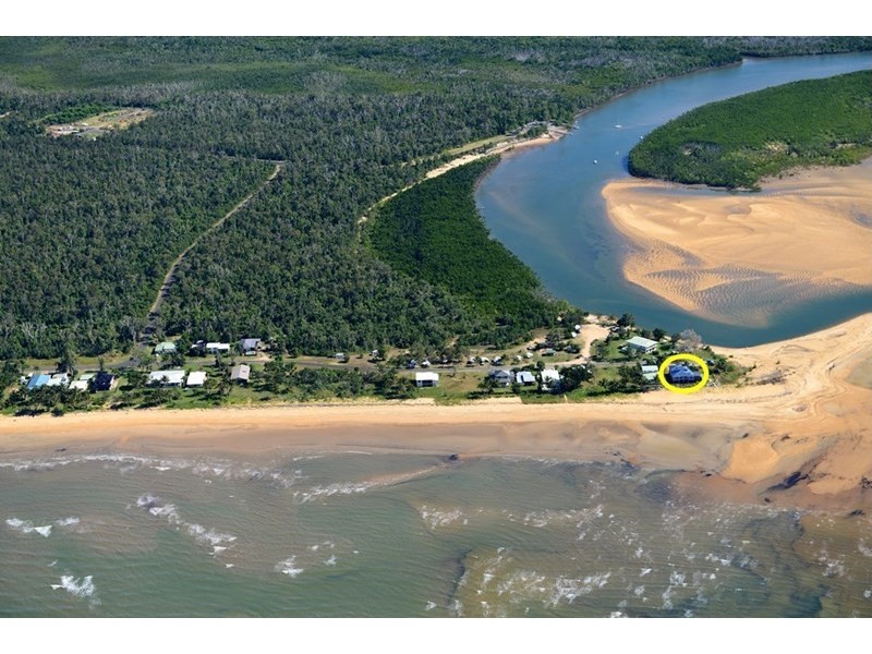 4 Luff Street, Hull Heads QLD 4854