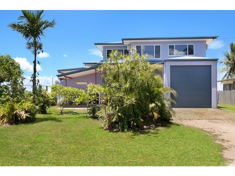 4 Luff Street, Hull Heads QLD 4854