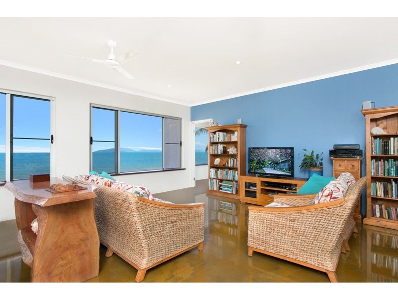 4 Luff Street, Hull Heads QLD 4854