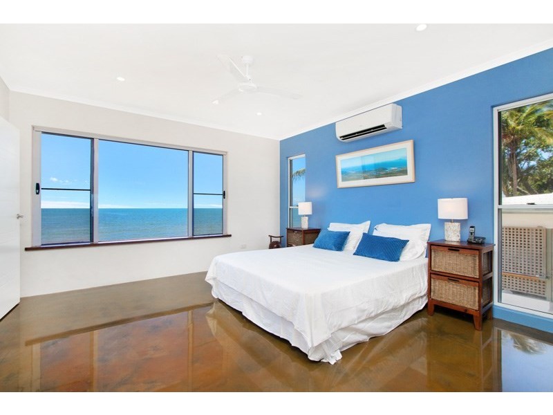 4 Luff Street, Hull Heads QLD 4854