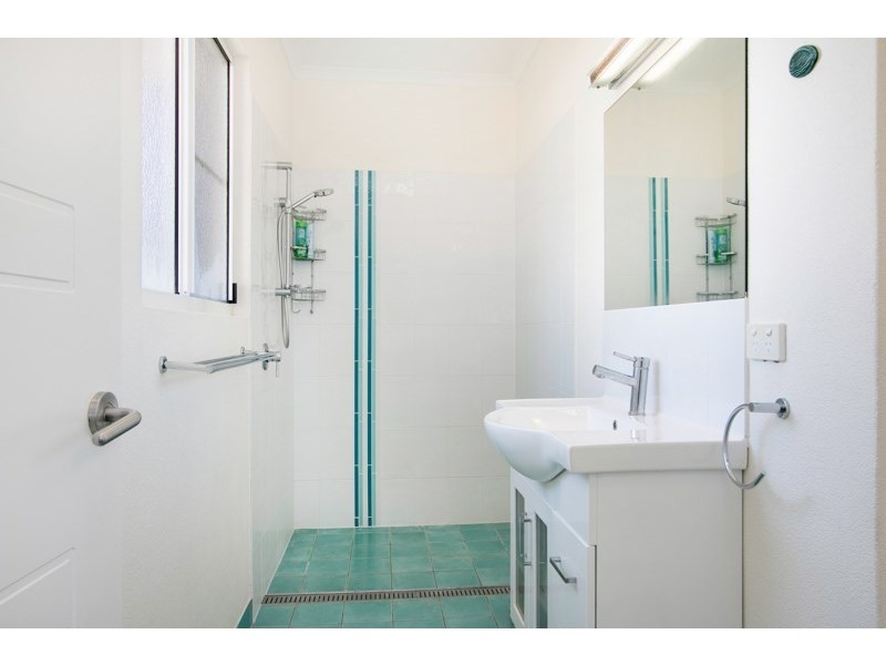 4 Luff Street, Hull Heads QLD 4854