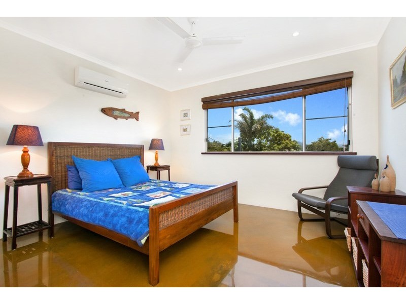 4 Luff Street, Hull Heads QLD 4854