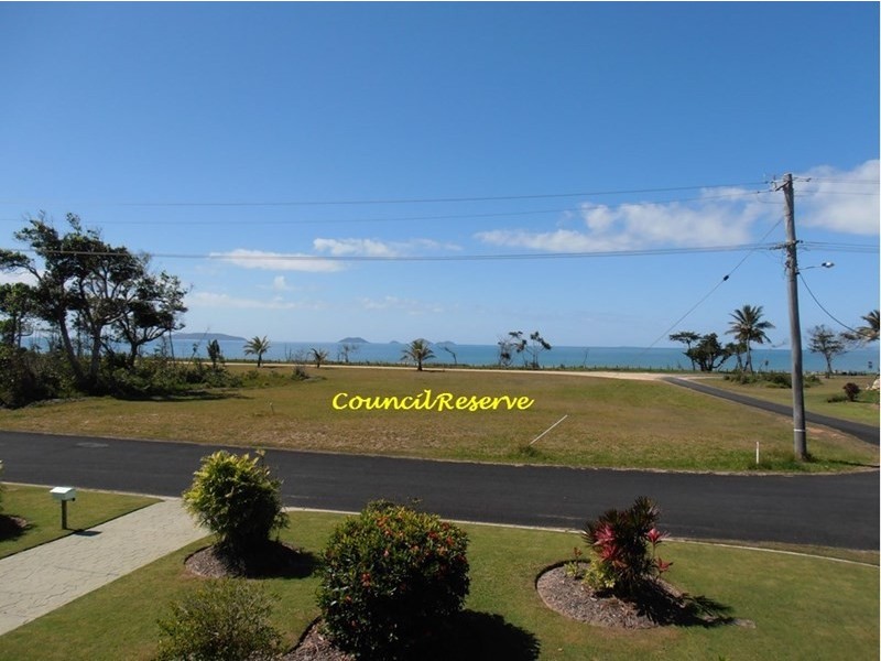 67 Taylor Street, Tully Heads QLD 4854