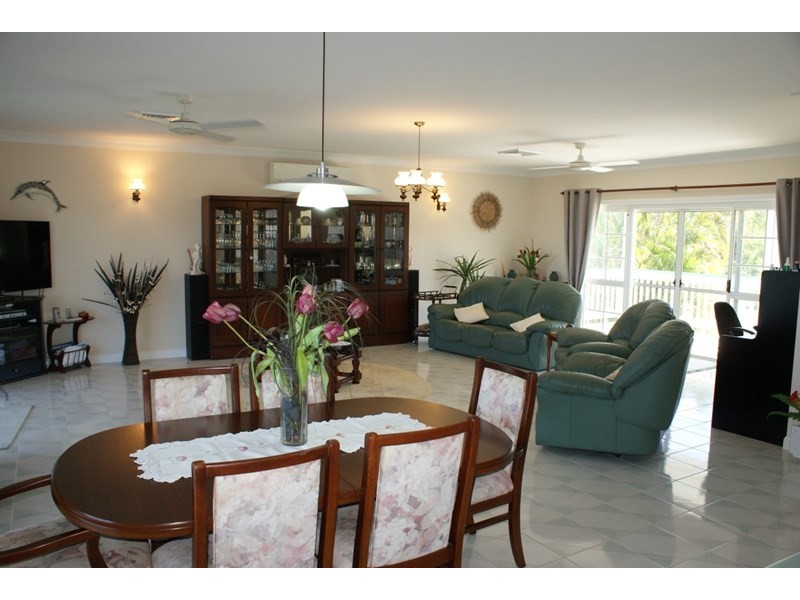 67 Taylor Street, Tully Heads QLD 4854