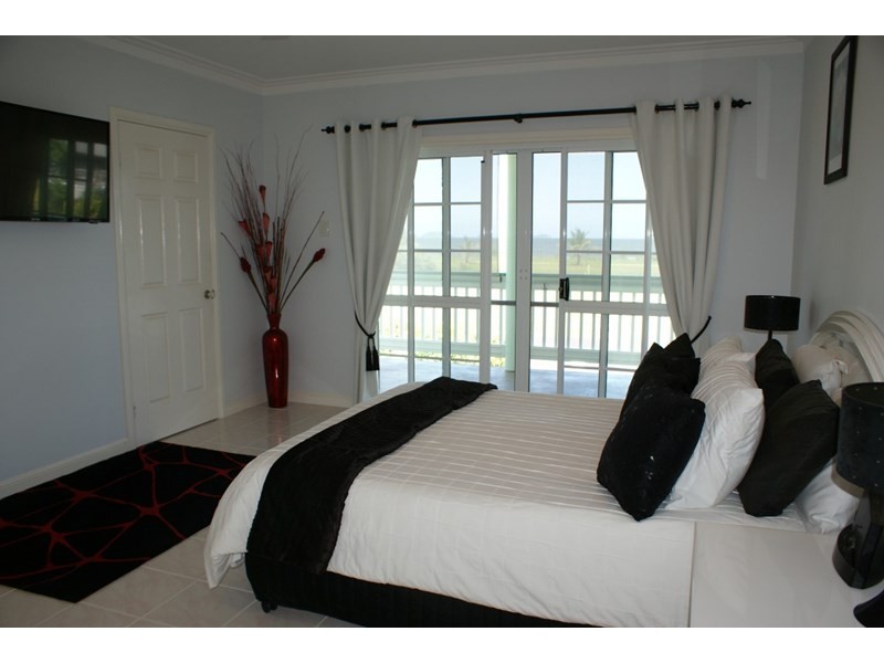 67 Taylor Street, Tully Heads QLD 4854