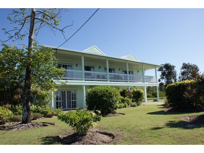 67 Taylor Street, Tully Heads QLD 4854