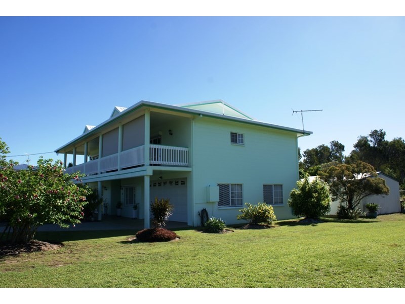67 Taylor Street, Tully Heads QLD 4854