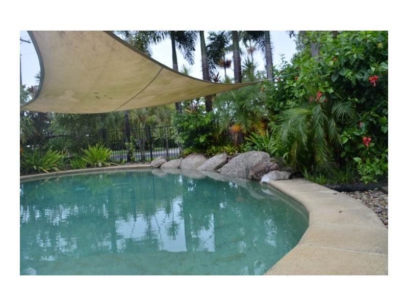 27 Seafarer Street, South Mission QLD 4852