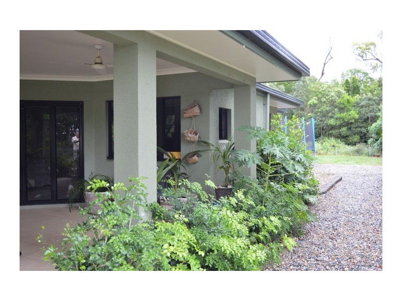 27 Seafarer Street, South Mission QLD 4852