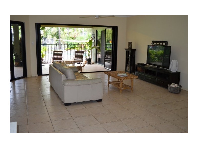 27 Seafarer Street, South Mission QLD 4852