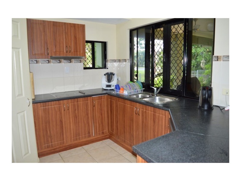 27 Seafarer Street, South Mission QLD 4852