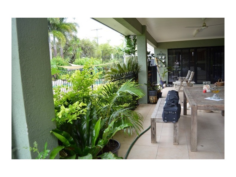 27 Seafarer Street, South Mission QLD 4852