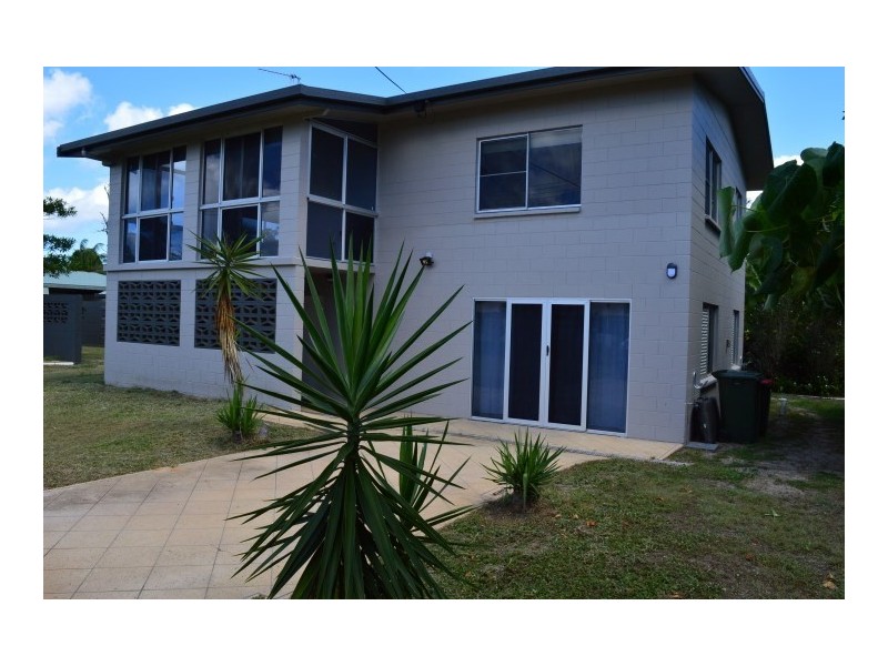 25 Holland Street, Wongaling Beach QLD 4852