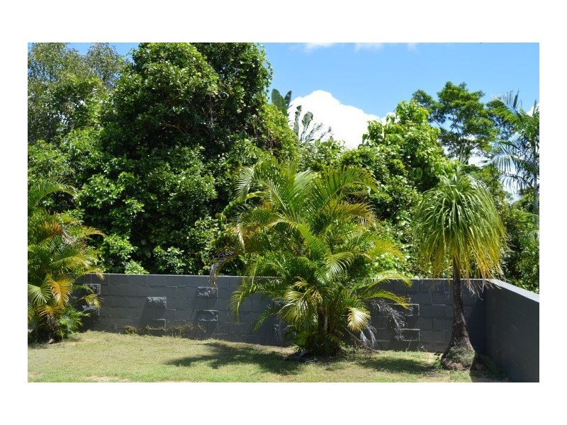 25 Holland Street, Wongaling Beach QLD 4852