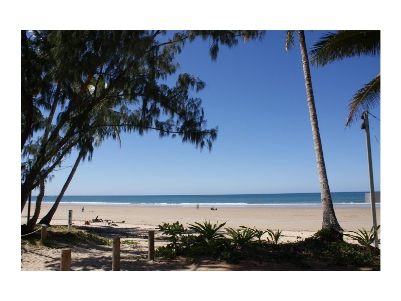 10 Coral Close, Mission Beach QLD 4852